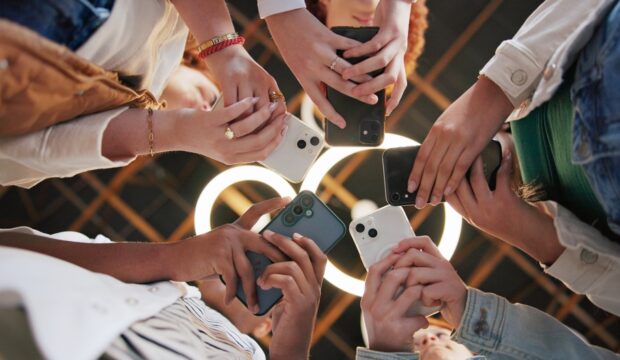 Italiani che condividono dati per vantaggi economici